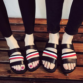 Modern nyári papucs három színben, férfiak és nők számára egyaránt