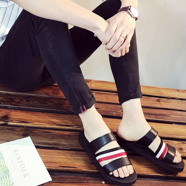 Modern nyári papucs három színben, férfiak és nők számára egyaránt