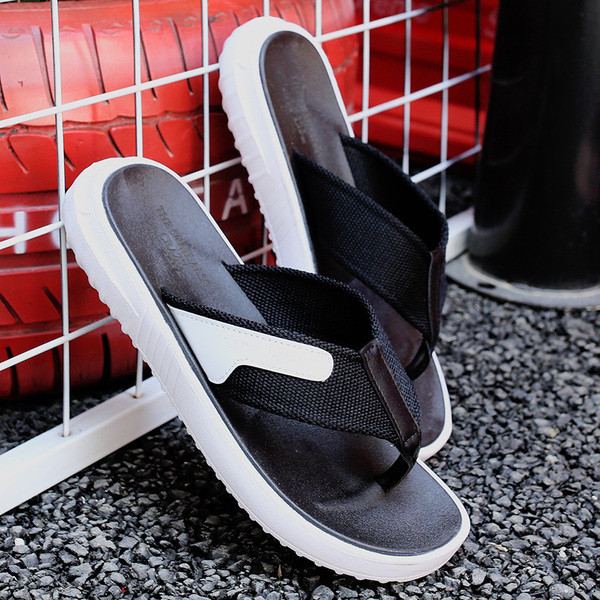 Alkalmi férfi papucs három színben durva talppal