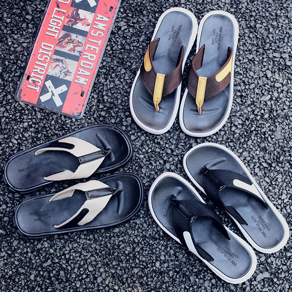 Alkalmi férfi papucs három színben durva talppal