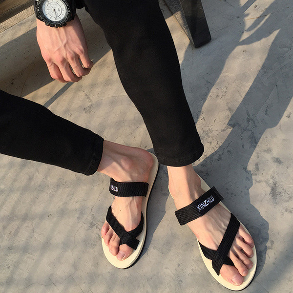 Modern állítható papucs két színben, felirattal, férfiaknak és nőknek egyaránt