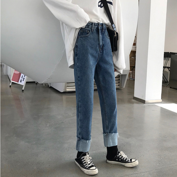 Blugi casual de dama cu talie inalta intr-o culoare inchisa