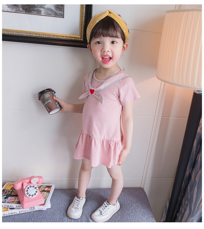 Csíkos gyerekruha két színben hímzéssel