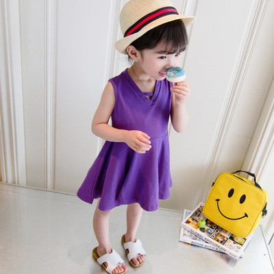 Modern gyerekruha V-nyakkal, két színben