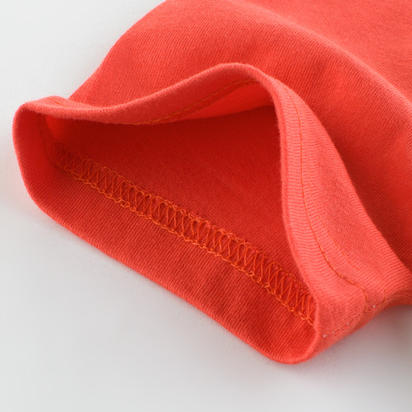 Tricou pentru copii modern pentru baieti cu aplicatie si inscriptie in doua culori