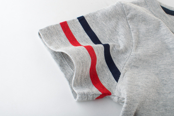 Tricou casual pentru copii pentru baieti in gri cu panglici colorate