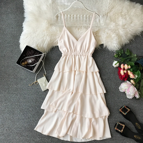 Modern női ruha vékony pántokkal több színben