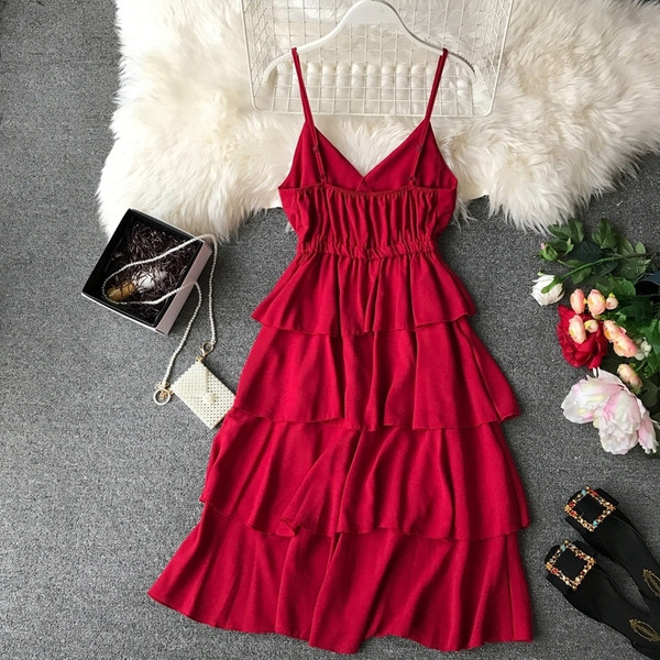 Modern női ruha vékony pántokkal több színben