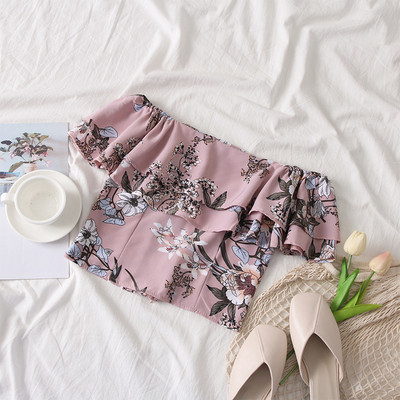 Rövid tavaszi felső több színben virágos motívumokkal