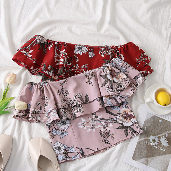 Rövid tavaszi felső több színben virágos motívumokkal