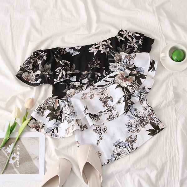 Rövid tavaszi felső több színben virágos motívumokkal