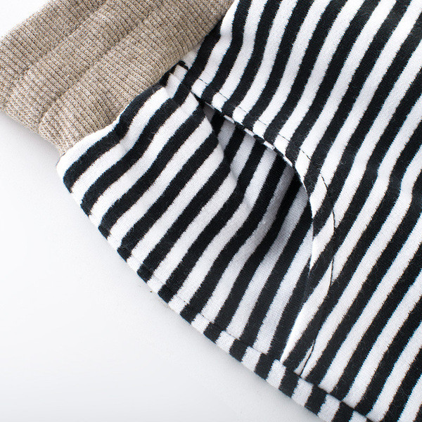 Hímzéssel ellátott, mindennapos csíkos gyerek rövidnadrág