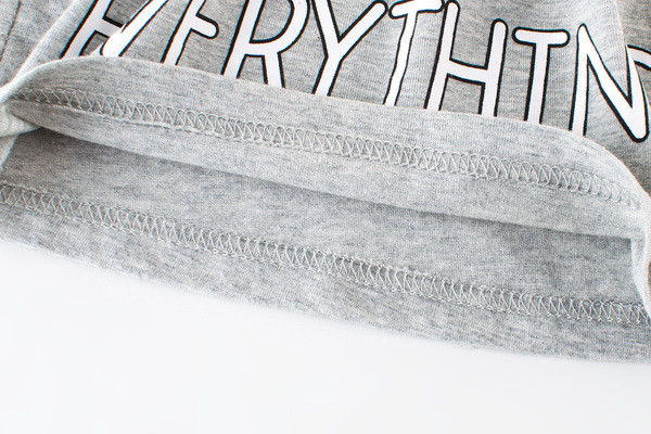 Μοντέρνο παιδικό σύνολο με δύο επιγραφές