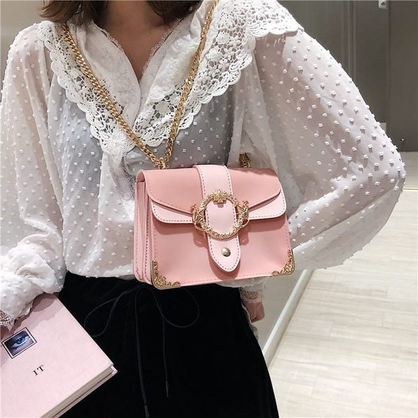 ÚJ modell női táska fém rögzítéssel négy színben