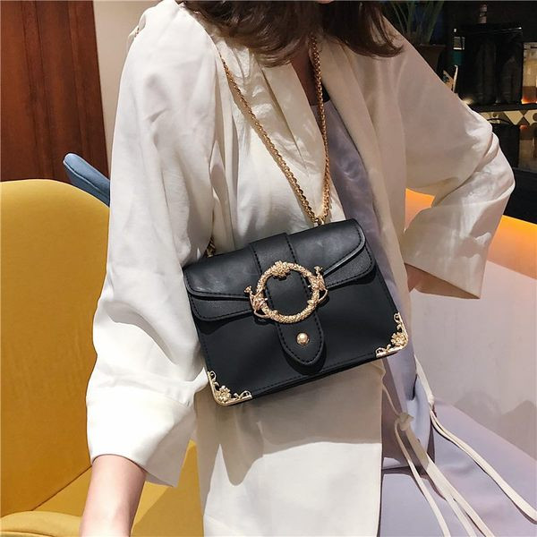 ÚJ modell női táska fém rögzítéssel négy színben