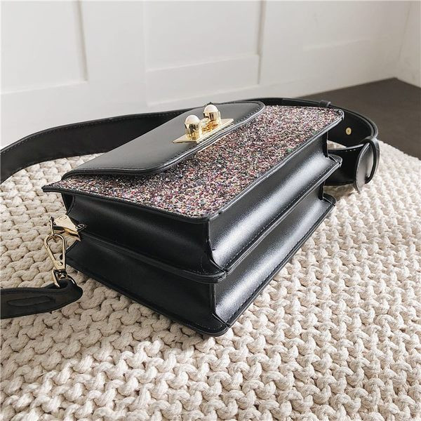 Geanta de dama eleganta cu inchizator metalic in trei culori