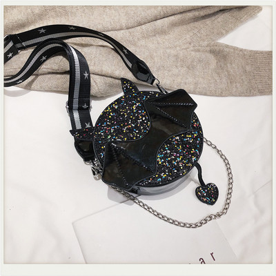 Geanta de dama moderna cu elemente 3D si lant