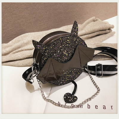 Geanta de dama moderna cu elemente 3D si lant