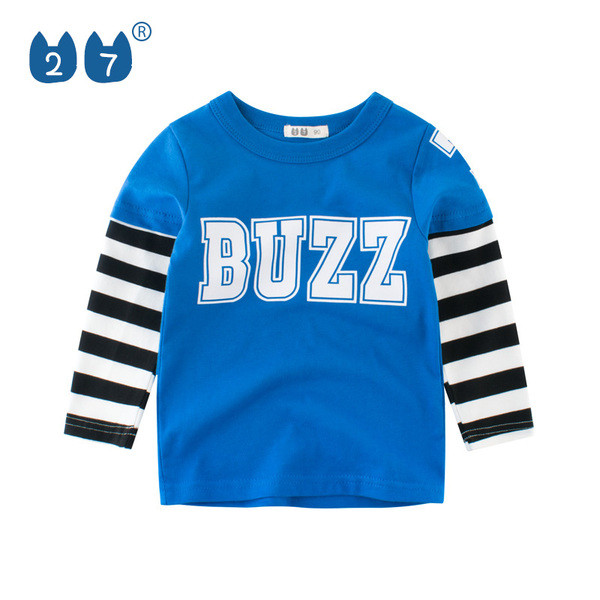 Μοντέρνα παιδική μπλούζα για αγόρια με ριγέ μανίκια και επιγραφή