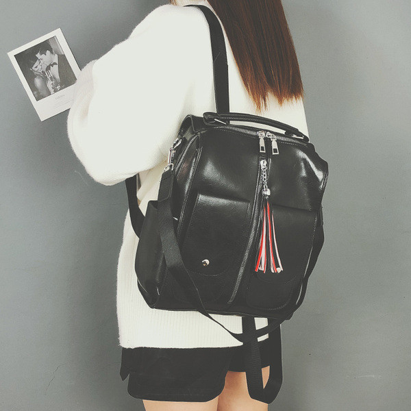 Sportos és elegáns női hátizsák többféle színben