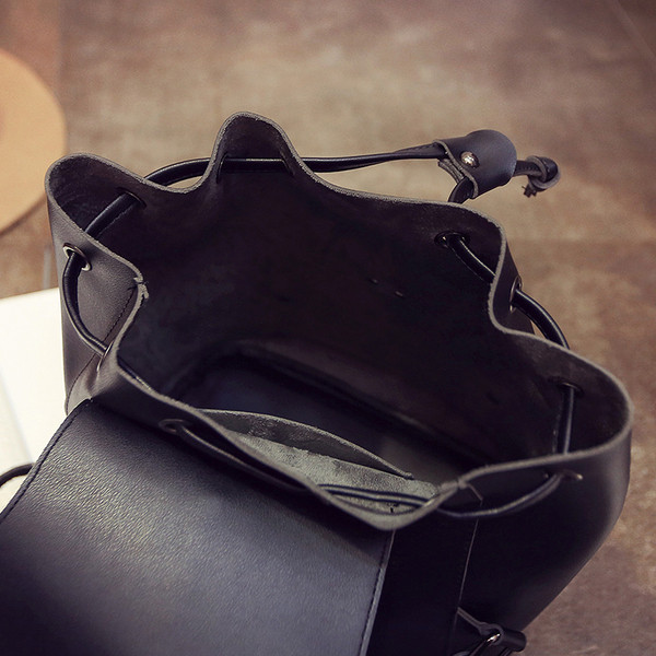 Rucsac elegant de dama din piele ecologica cu fermoar in doua culori