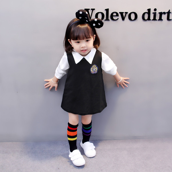 Modern fekete gyerekruha