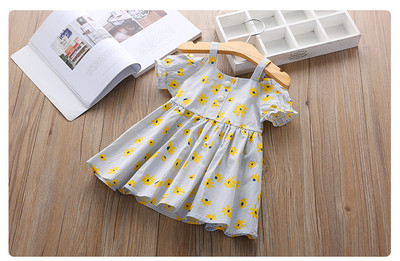 Rochie modernă pentru copii cu motive florale și umerii deschiși