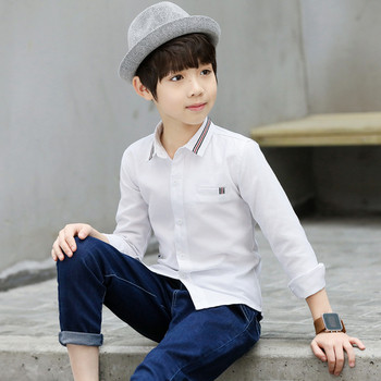 Κομψό παιδικό πουκάμισο για αγόρια σε λευκό χρώμα