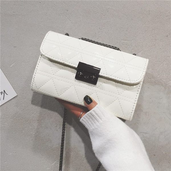 Елегантна дамска чанта с метално закопчаване и дълга дръжка