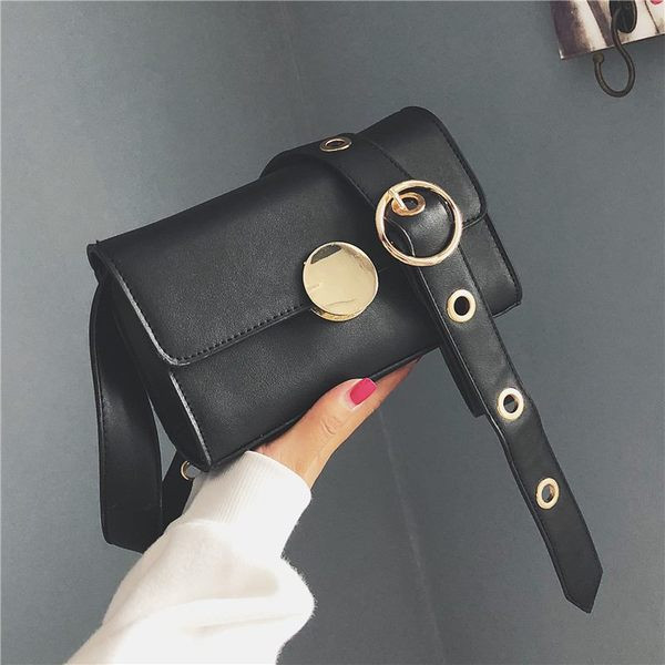 Geantă de mână elegantă cu elemente metalice și mâner lung