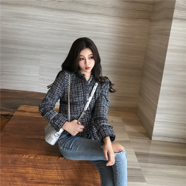 Geaca de dama actuala cu franjuri in doua culori