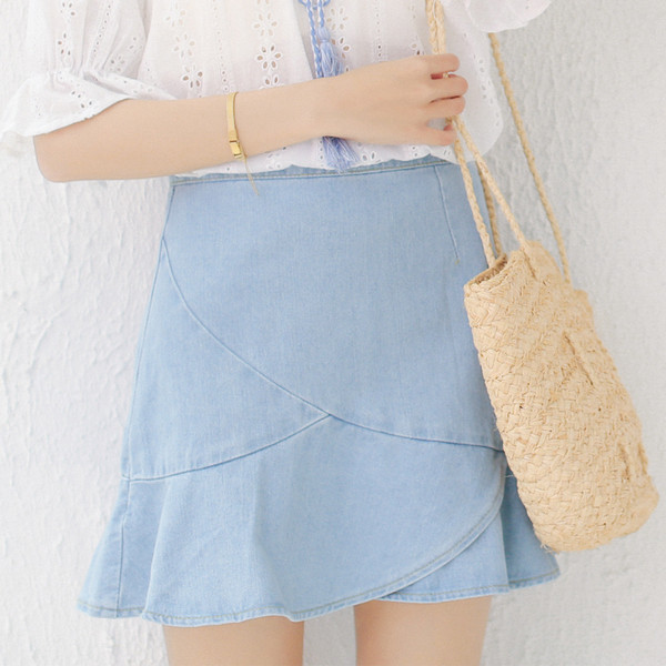 Fusta de dama din denim eleganta de culoare albastru deschis