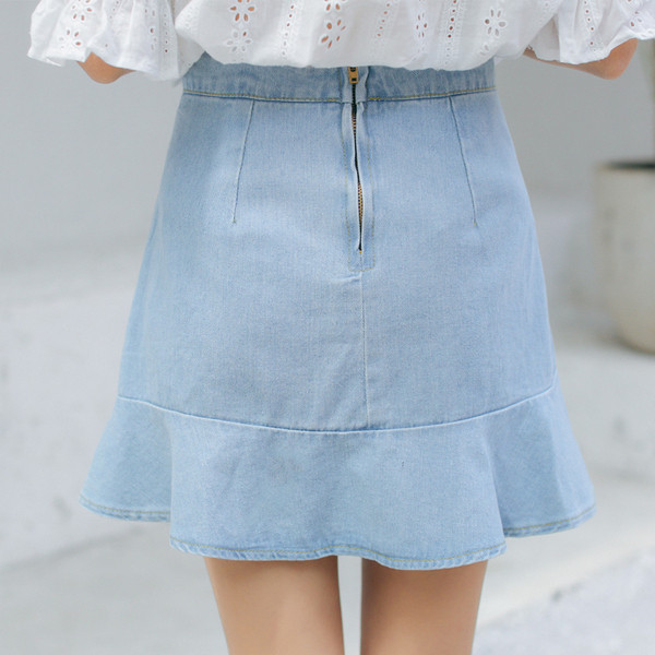 Fusta de dama din denim eleganta de culoare albastru deschis