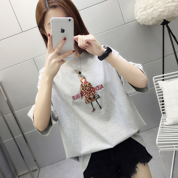 Modern női póló három színben hímzéssel