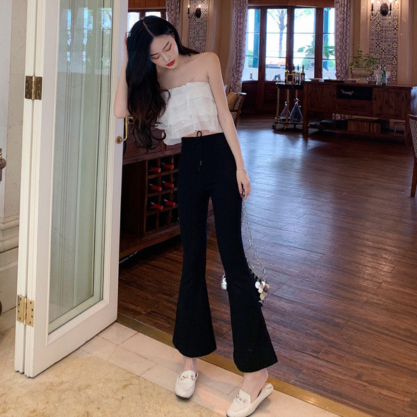 Modern női rövid mellszoba fehér színben