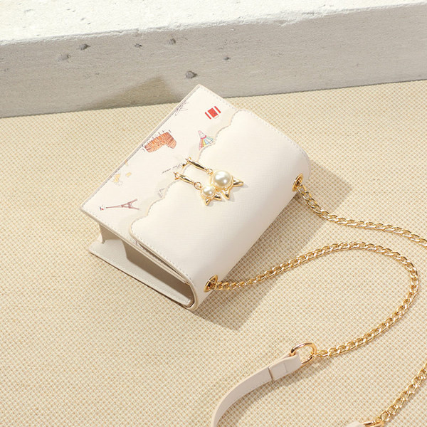 Geanta de dama moderna cu elemente 3D si maner lung