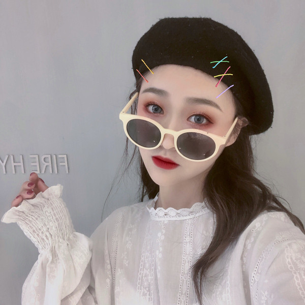 Cămașă modernă de damă în alb cu broderie