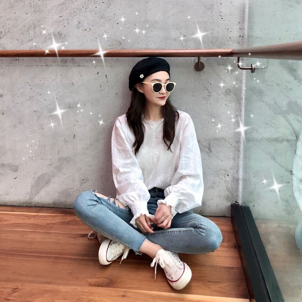 Cămașă modernă de damă în alb cu broderie