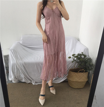 Stílusos női hosszú ruha három színben, vékony pántokkal