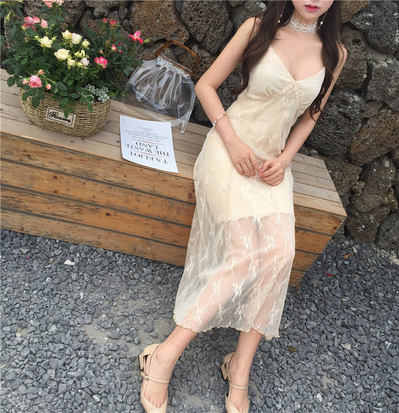 Stílusos női hosszú ruha három színben, vékony pántokkal