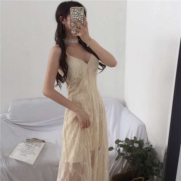 Stílusos női hosszú ruha három színben, vékony pántokkal