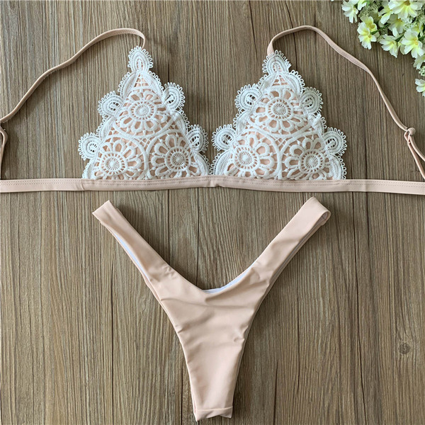 NOU model de costum de baie din doua piese cu top triunghiular si dantela