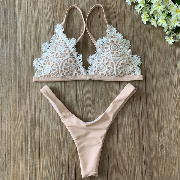 NOU model de costum de baie din doua piese cu top triunghiular si dantela