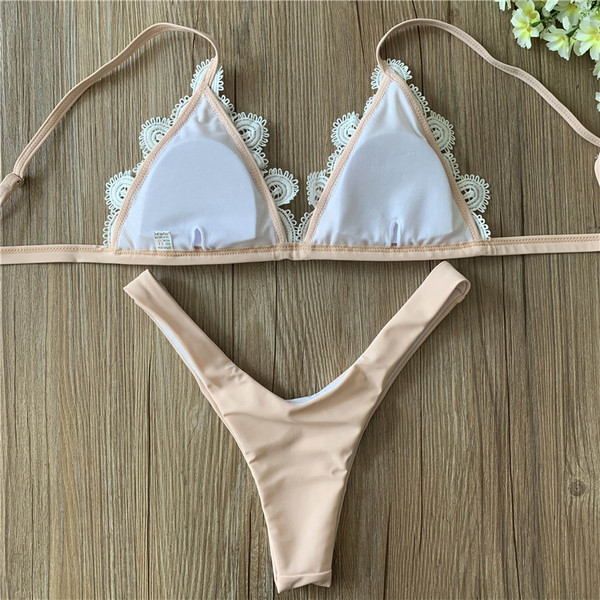 NOU model de costum de baie din doua piese cu top triunghiular si dantela