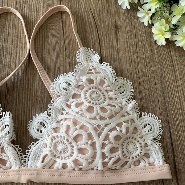 NOU model de costum de baie din doua piese cu top triunghiular si dantela