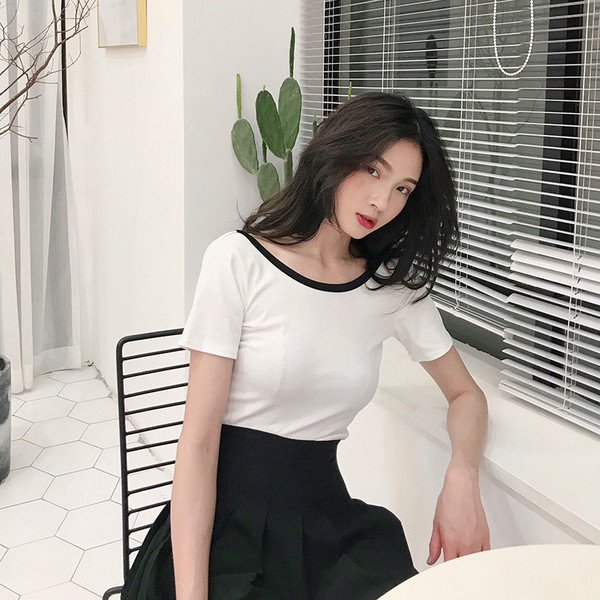 Két színben nyitott női alkalmi póló