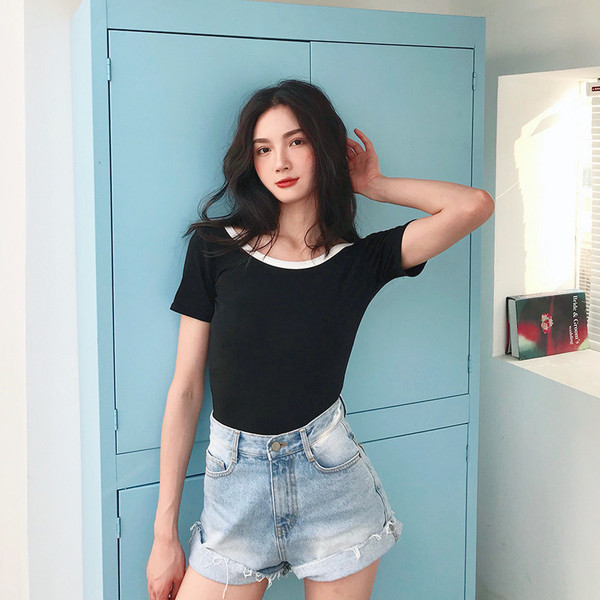 Két színben nyitott női alkalmi póló