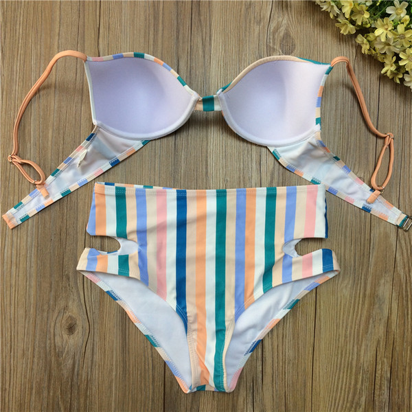 Costum de baie modern de dama cu pantaloni cu talie inalta