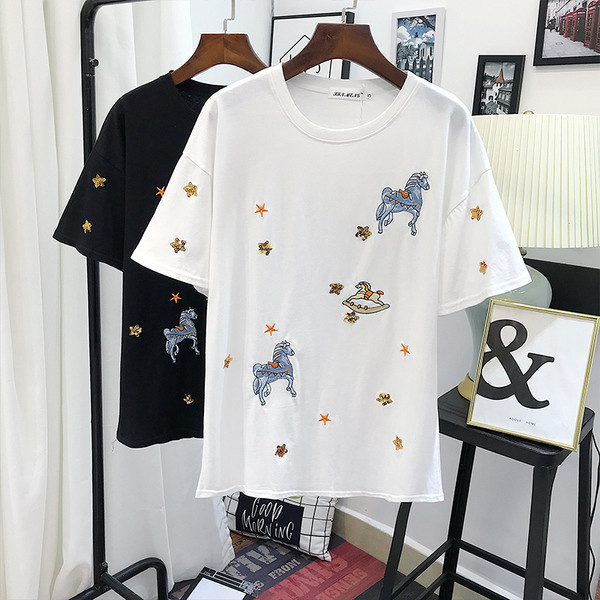 Tricou de dama modern cu broderie in alb si negru