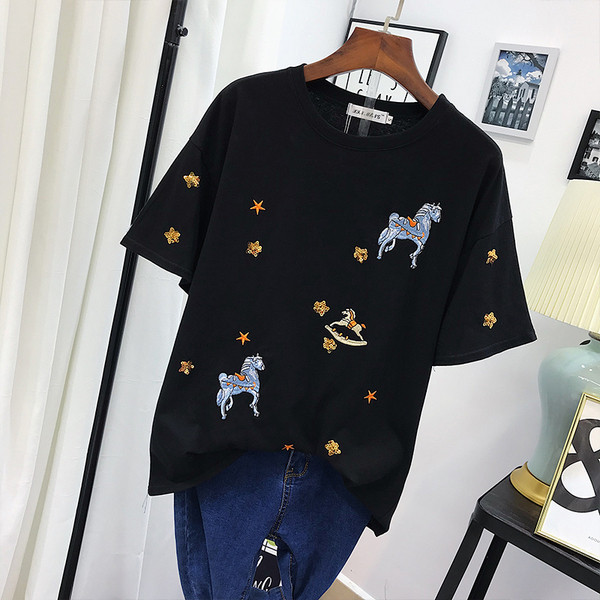 Tricou de dama modern cu broderie in alb si negru